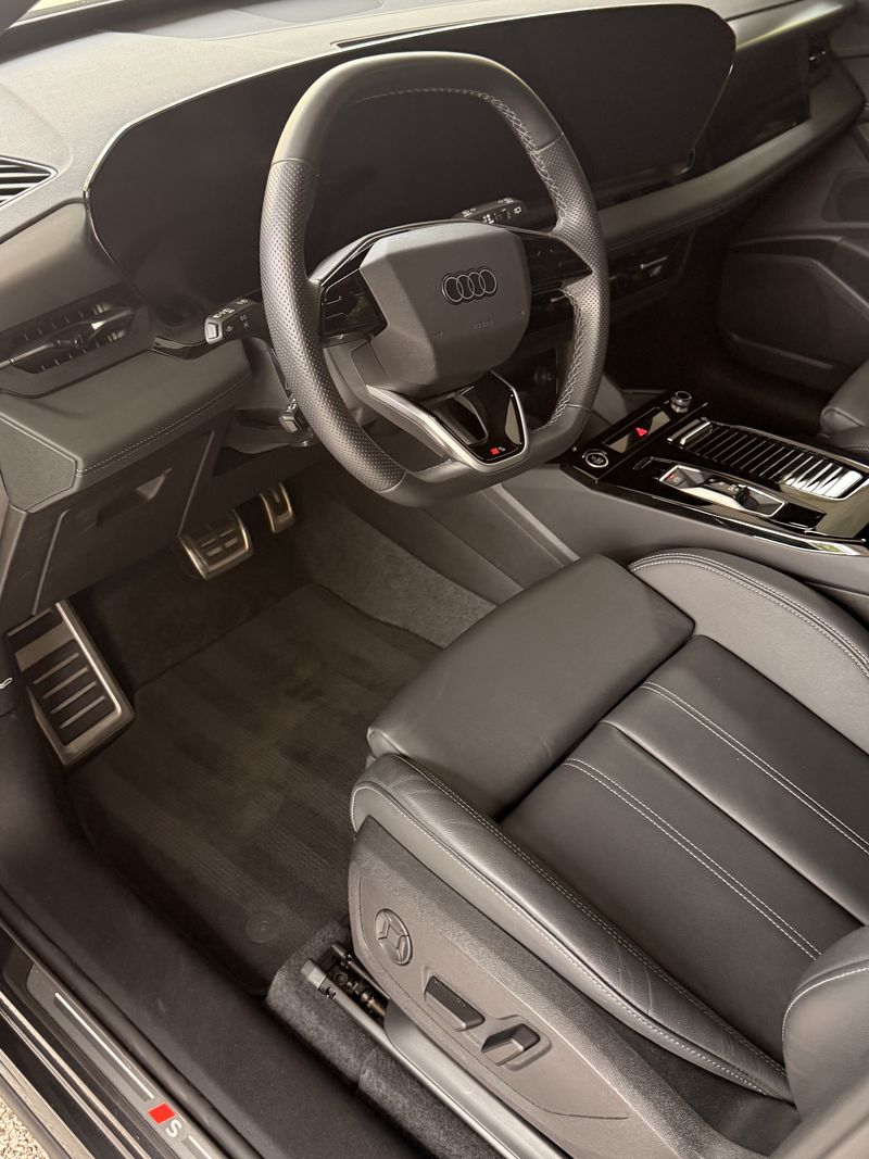 Intérieur Audi Q6 après nettoyage par Care