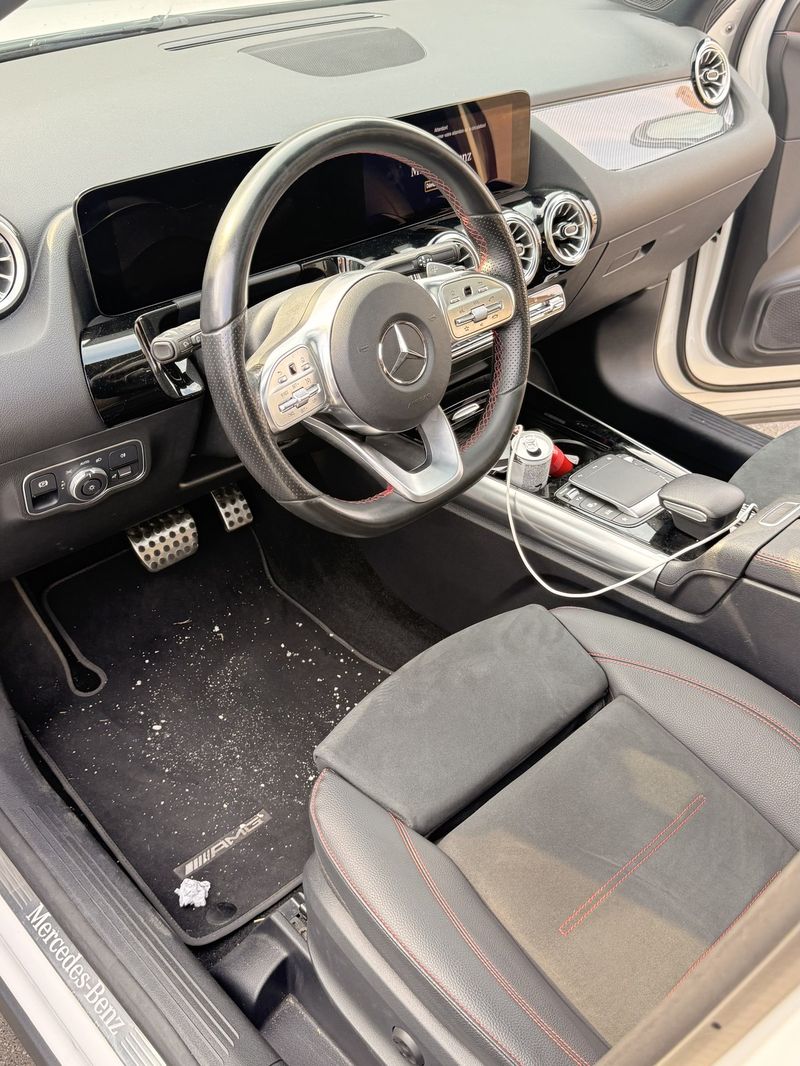 Siège Mercedes GLA avant nettoyage